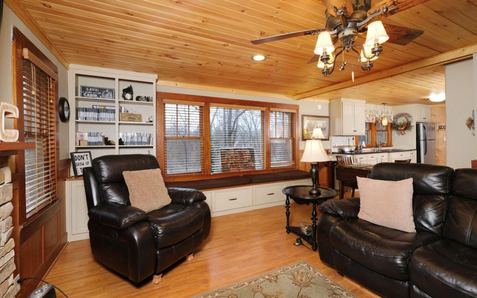 גטלינבורג Karens Cozy Cottage מראה חיצוני תמונה