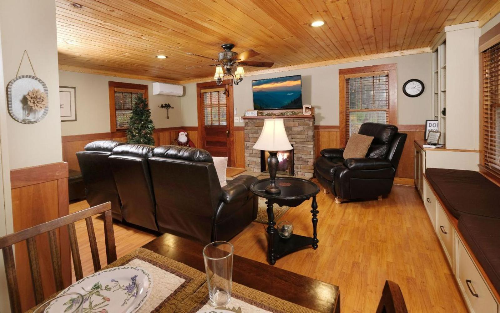 גטלינבורג Karens Cozy Cottage מראה חיצוני תמונה
